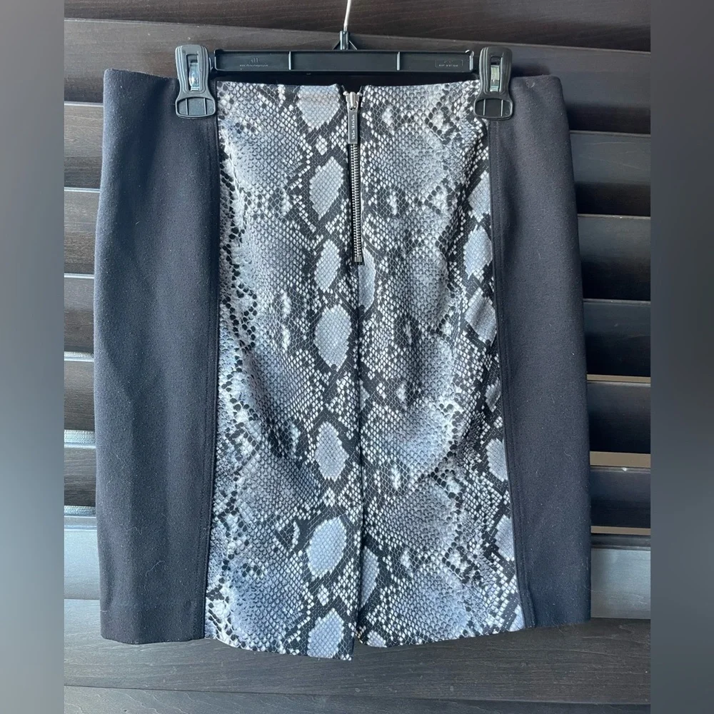 Michael Kors Black Snakeprint Pencil Skirt With Silver Hardware Size 6